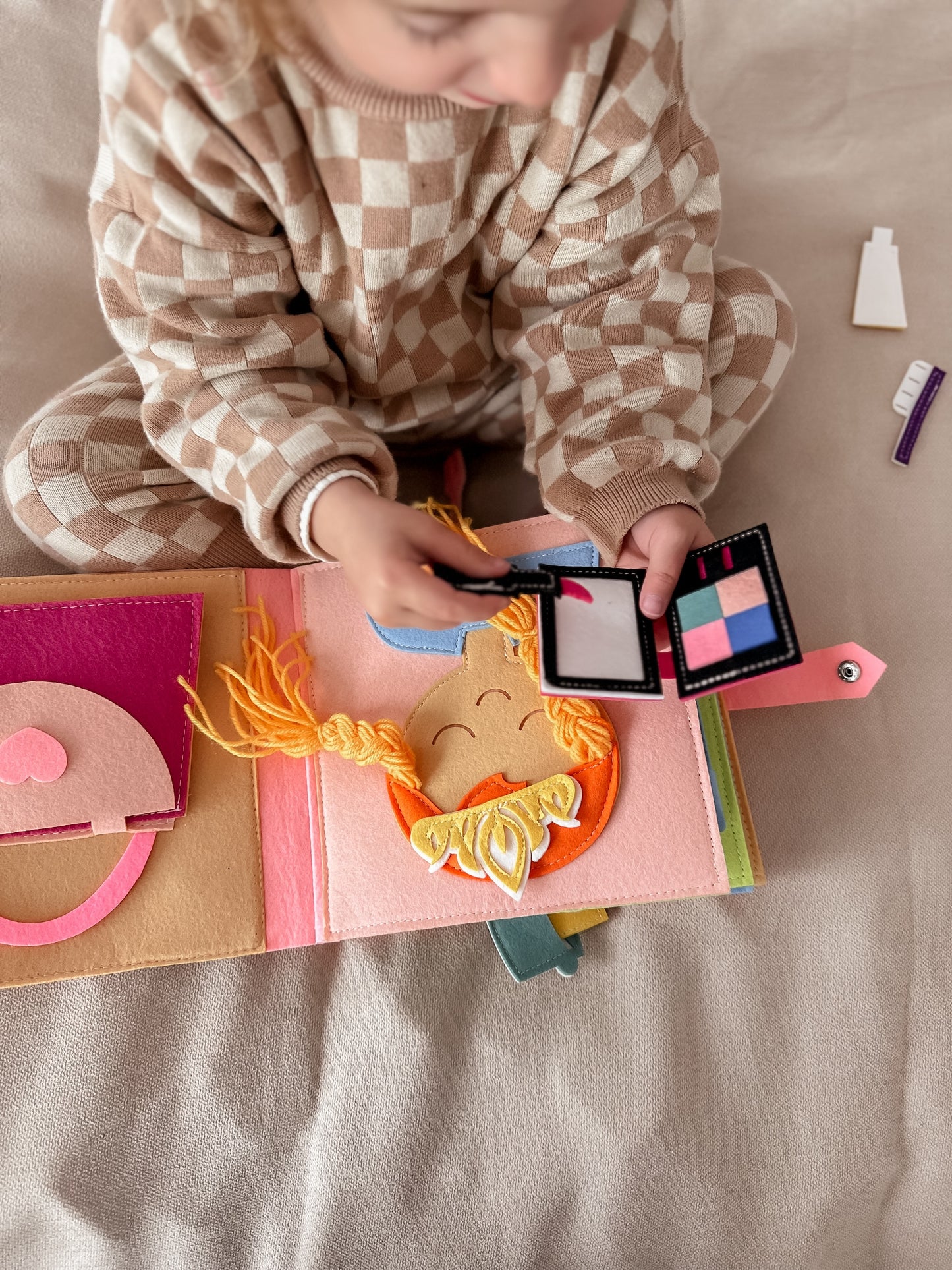 Lola Busy Book