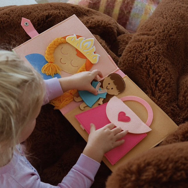 Lola Busy Book