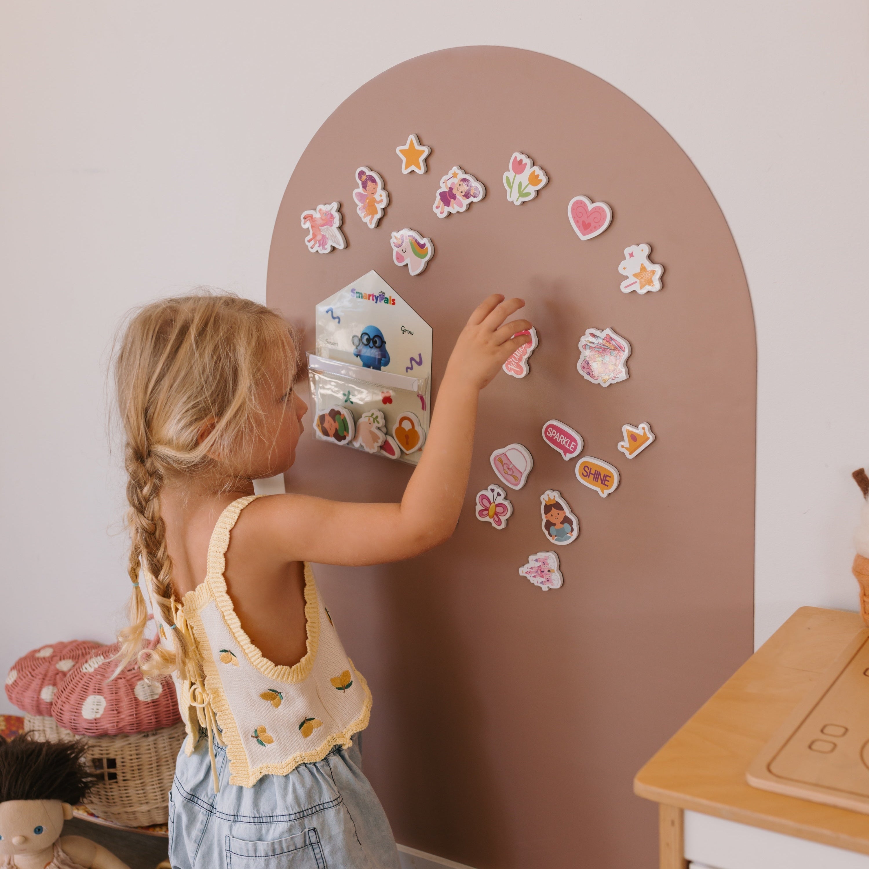 Magnetic Pen Holder | Wall Decal Organiser for Markers & Magnets - Smartypals
